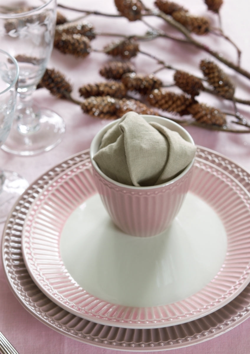 Greengate Alice Eierbecher creamy fudge 6,5cm Set6 Lifestyle2