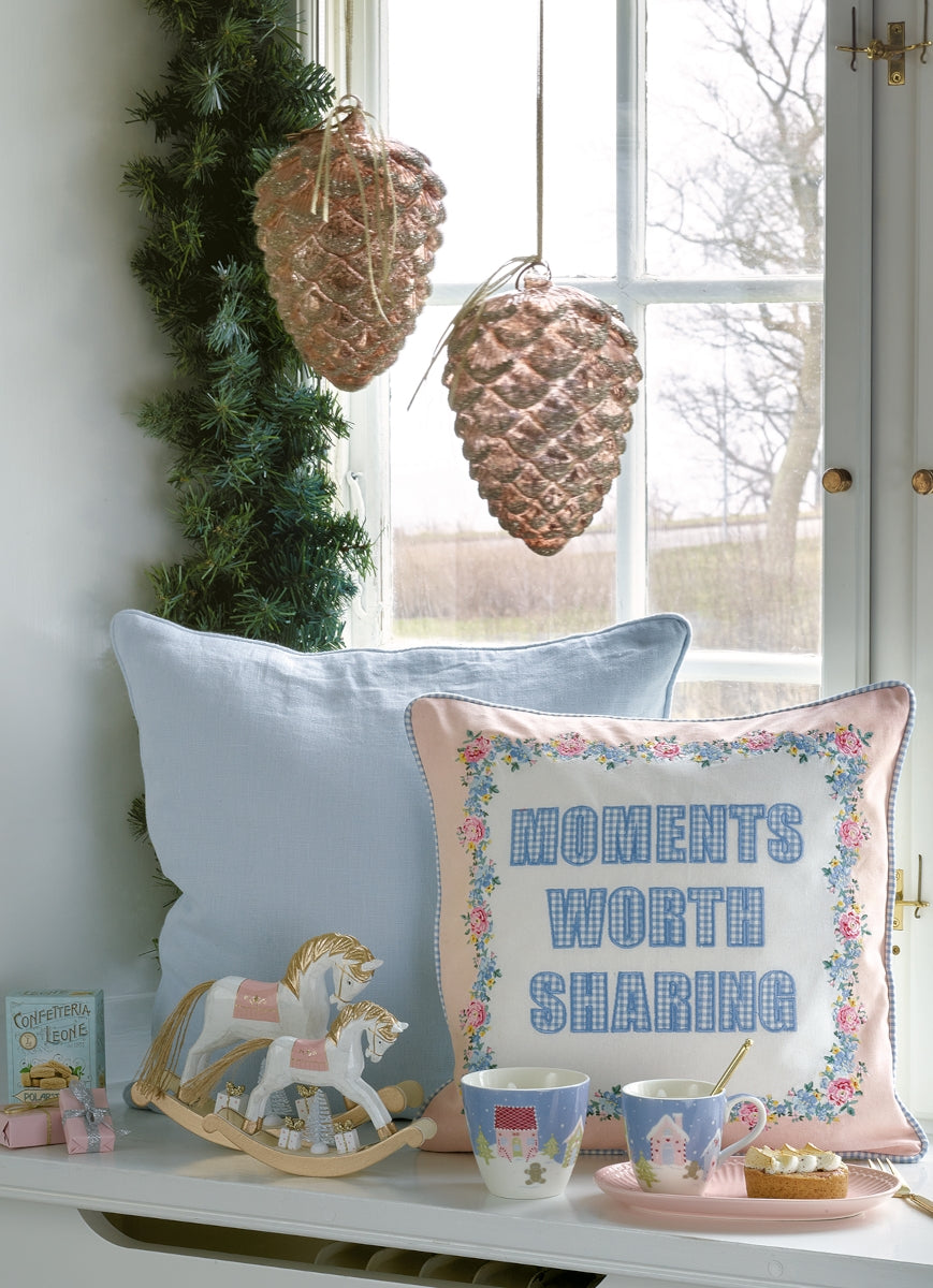 Greengate Laura Moments Kissenhülle dusty blue emb. 40x40 cm