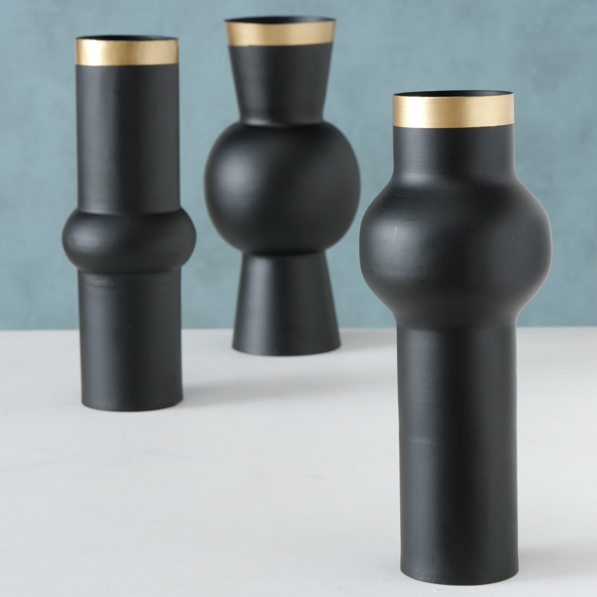 Boltze Varnjo Vase Eisen schwarz sortiert 30 cm (1 Stück) Lifestyle 2