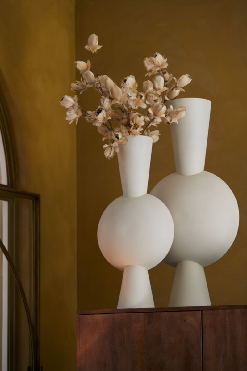 Light & Living Kavandu Vase hellgrau 61,5 cm Lifestyle 1