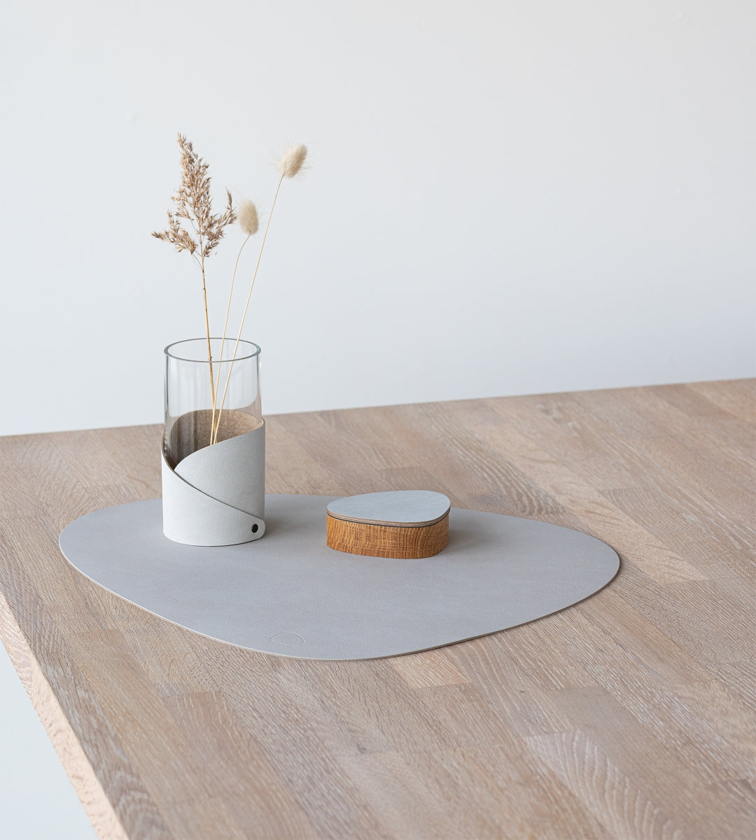 LIND DNA NUPO Tischset Curve L oyster white 37 x 44 cm