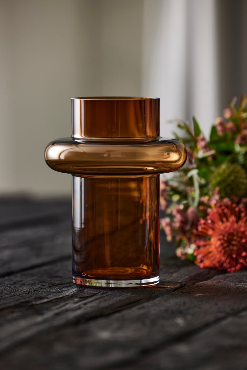 Lyngby Tube Vase Glas amber 20 cm Lifestyle3