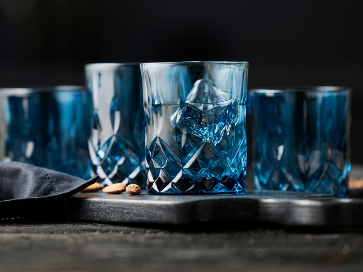 Lyngby Sorrento Whiskyglas blau 320ml Set4 Lifestyle1