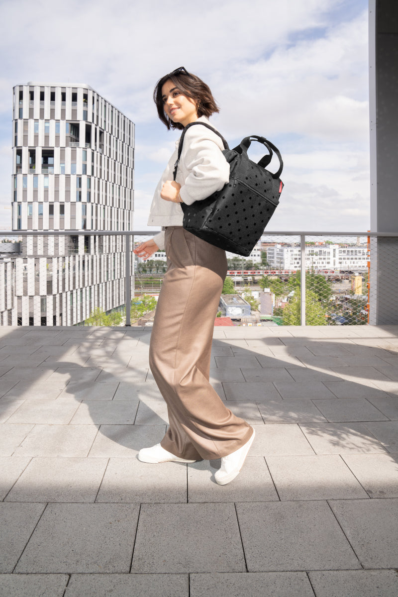reisenthel allrounder R glossy dots black Lifestyle 6