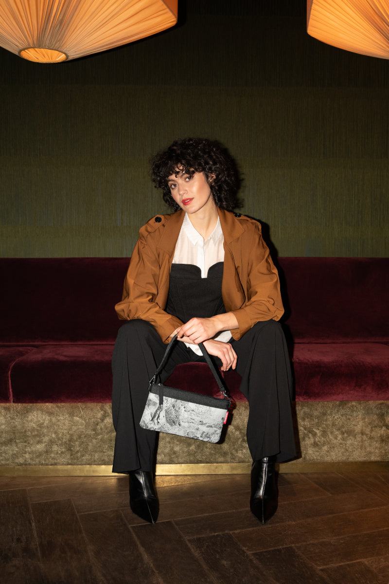 reisenthel mini pouch jacquard grey Lifestyle 1