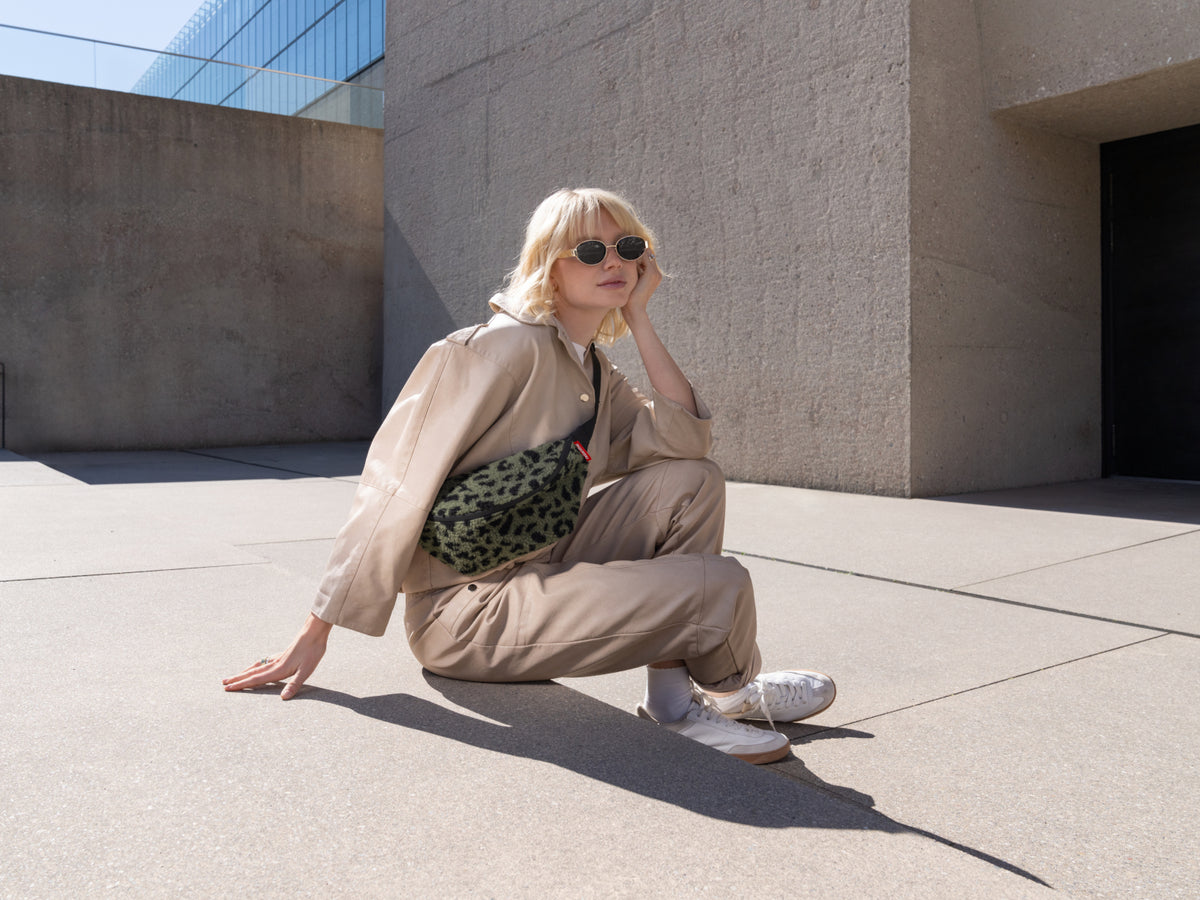 reisenthel beltbag teddy leo olive Lifestyle 4