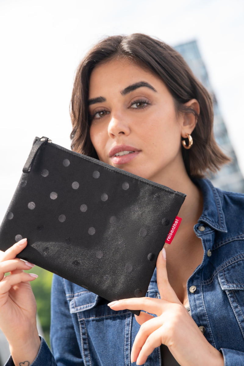 reisenthel shopper e1 glossy dots black Set2 Lifestyle 6