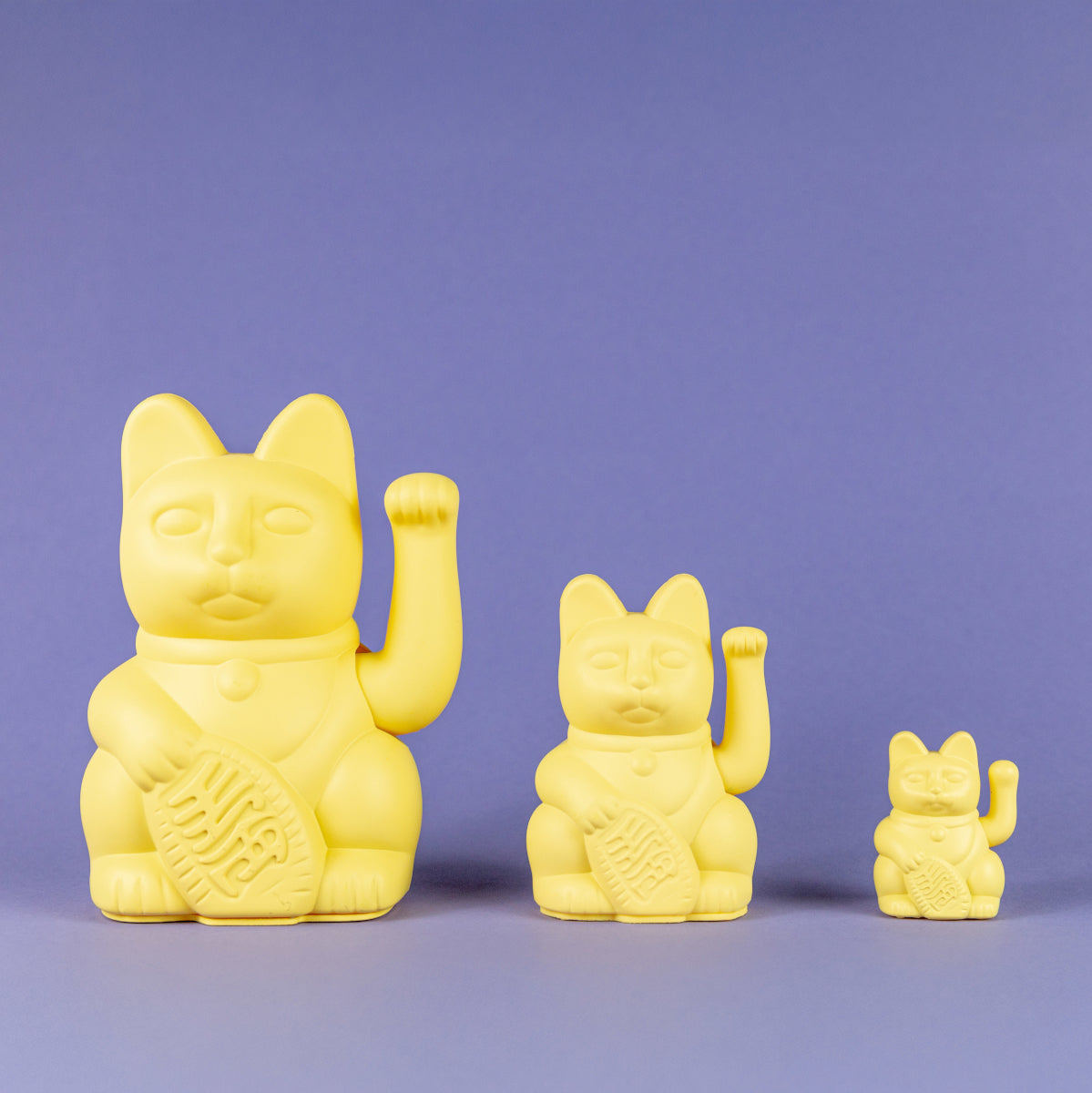 Donkey Products Lucky Cat Mini Winkekatze gelb 10cm Lifestyle 3