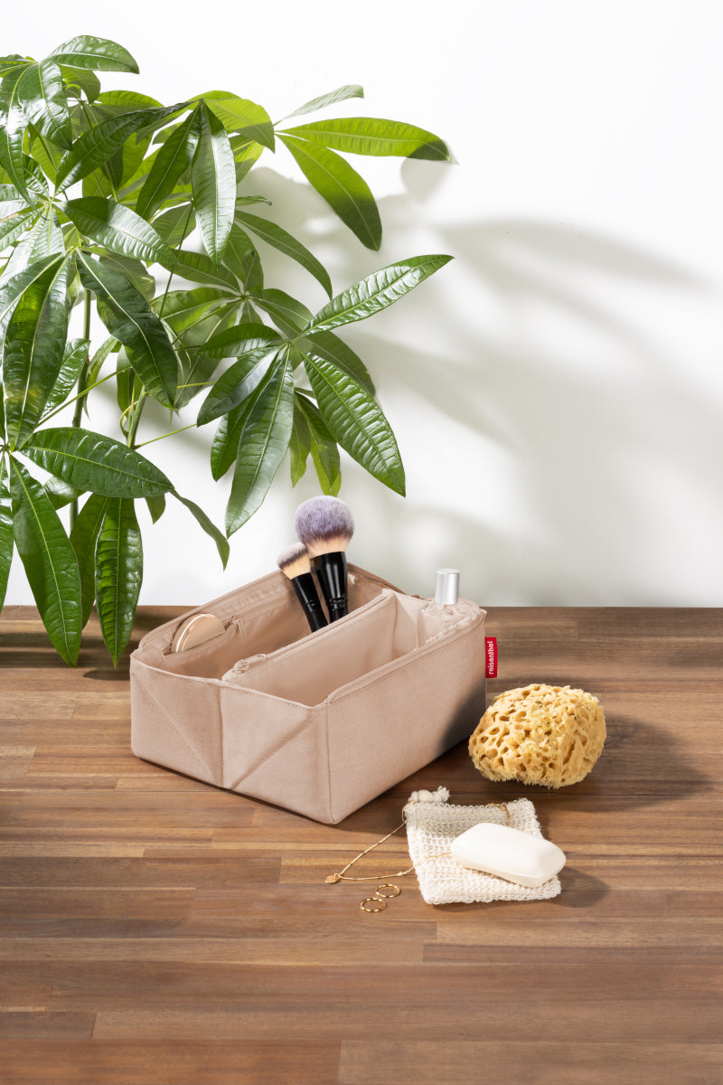 reisenthel fold case twist coffee Lifestyle 2