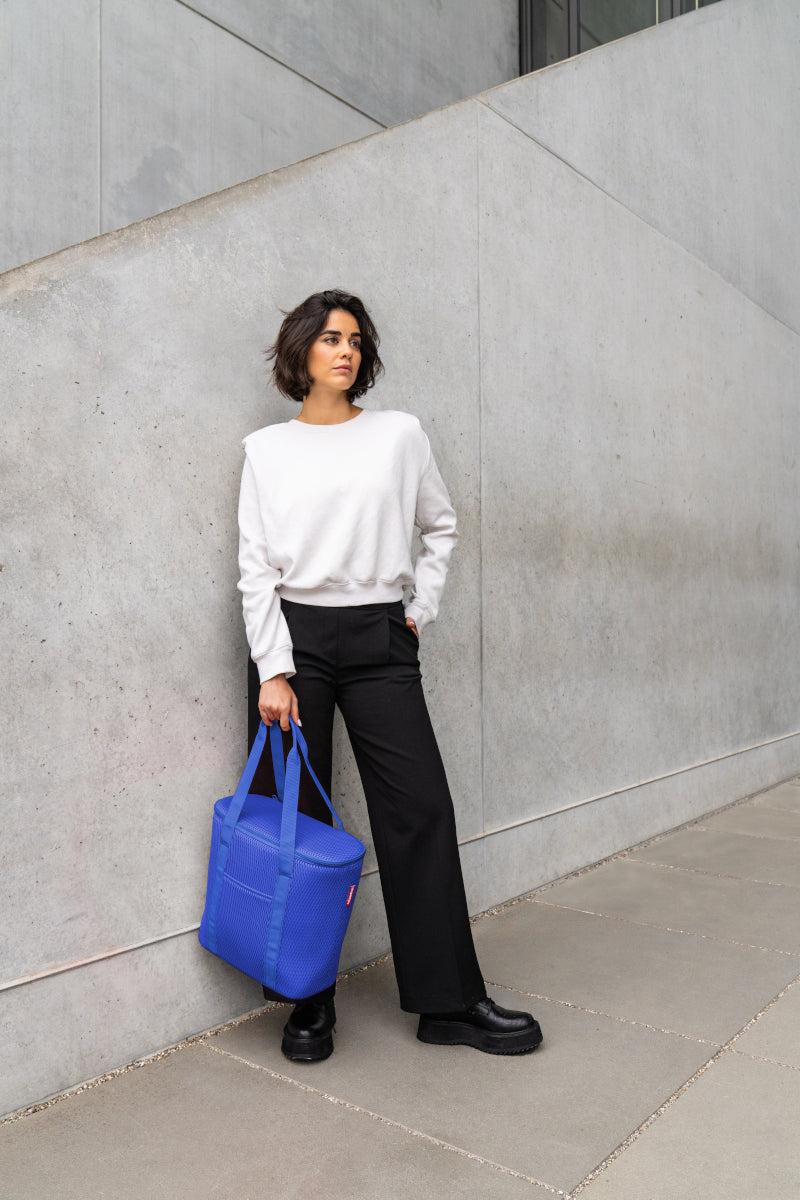 reisenthel thermoshopper mesh royal blue Lifestyle 1