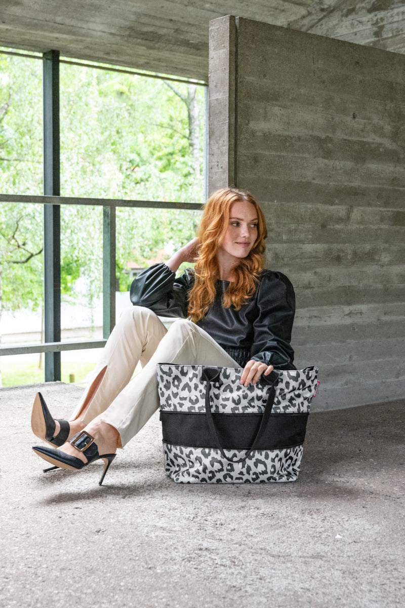 reisenthel shopper e1 leo nero Lifestyle 1
