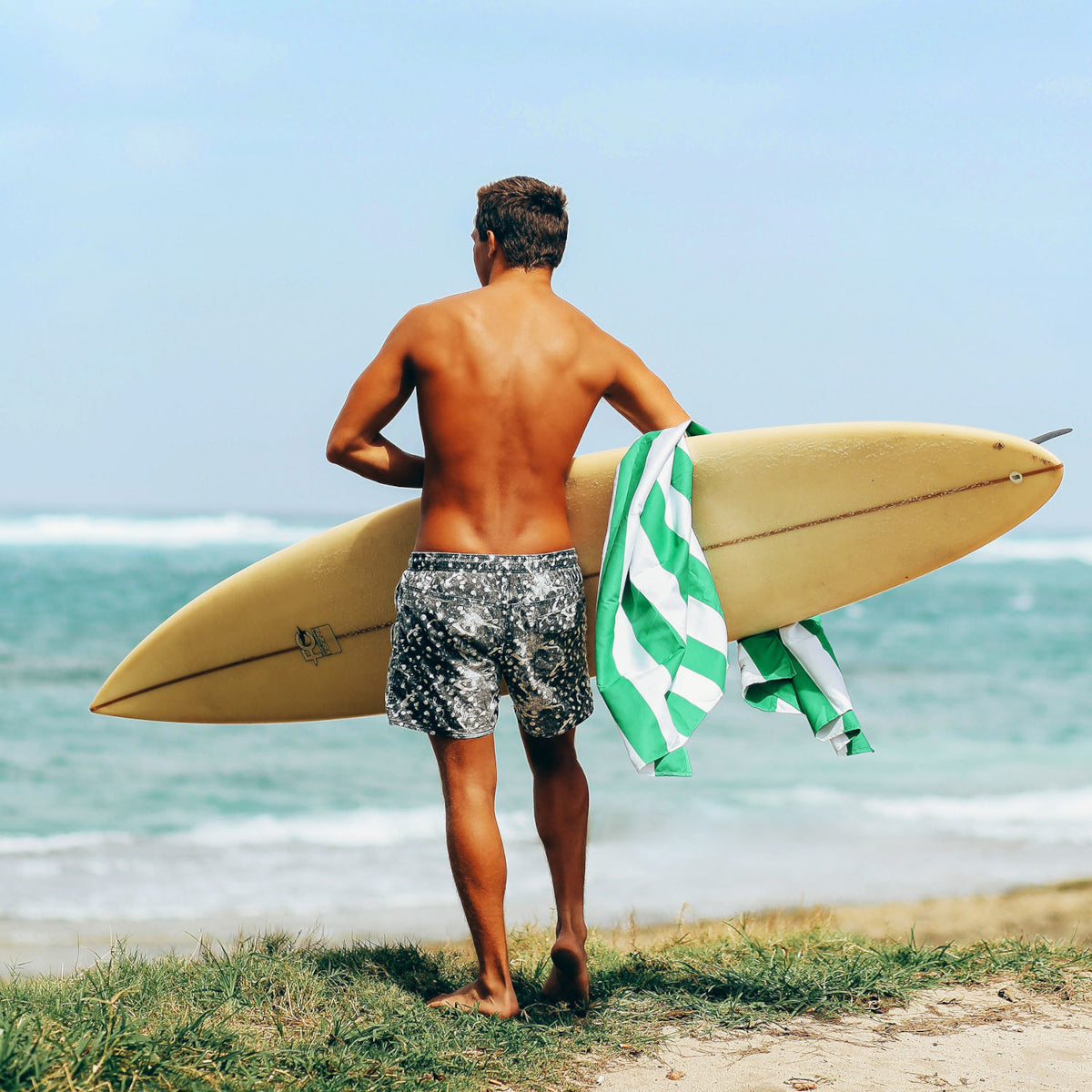 Dock & Bay Beach Towel XL Cancun Green 200x90cm Lifestyle 2