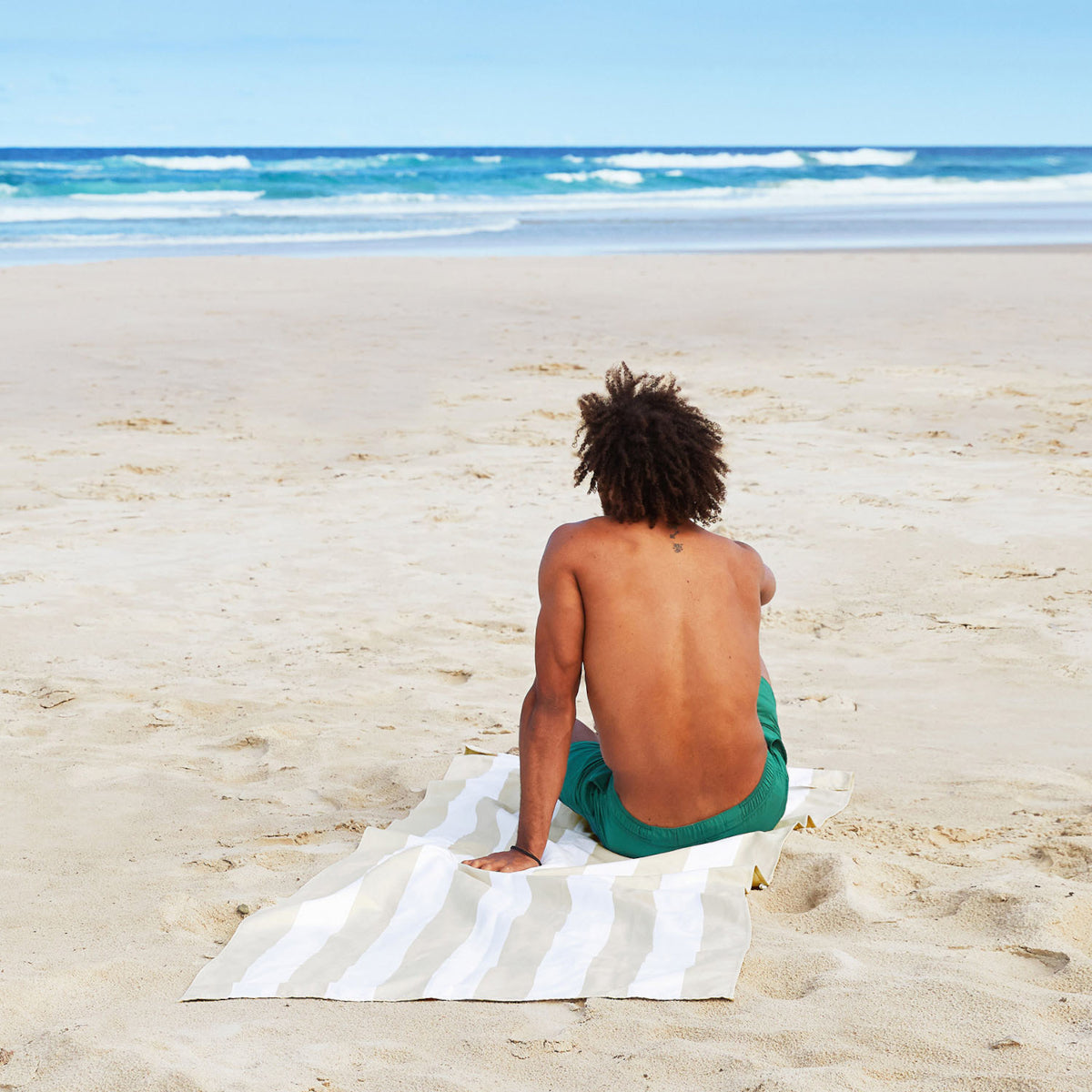 Dock & Bay Beach Towel XL Bora Bora Beige 200x90cm Lifestyle 3