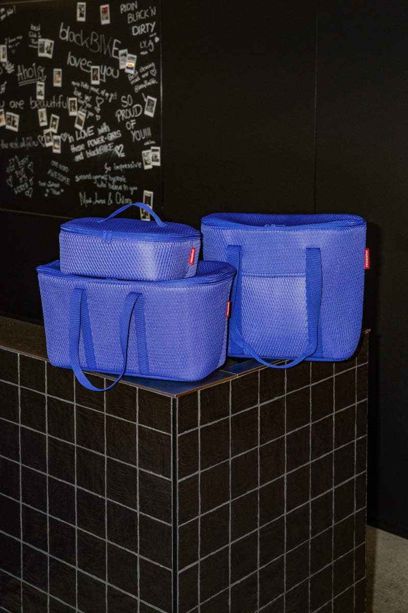 reisenthel thermoshopper mesh royal blue Lifestyle 3