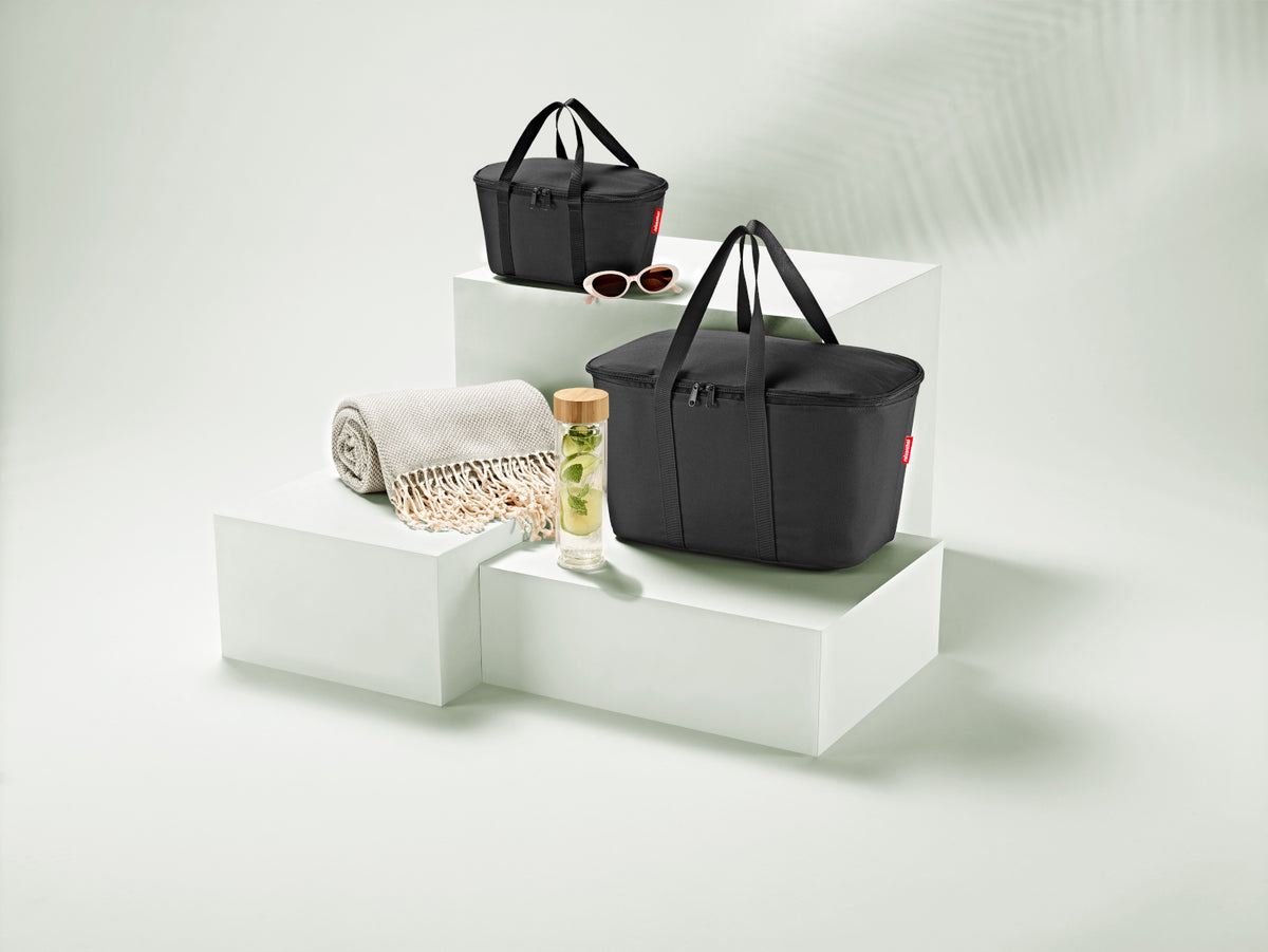 reisenthel coolerbag black Lifestyle 1
