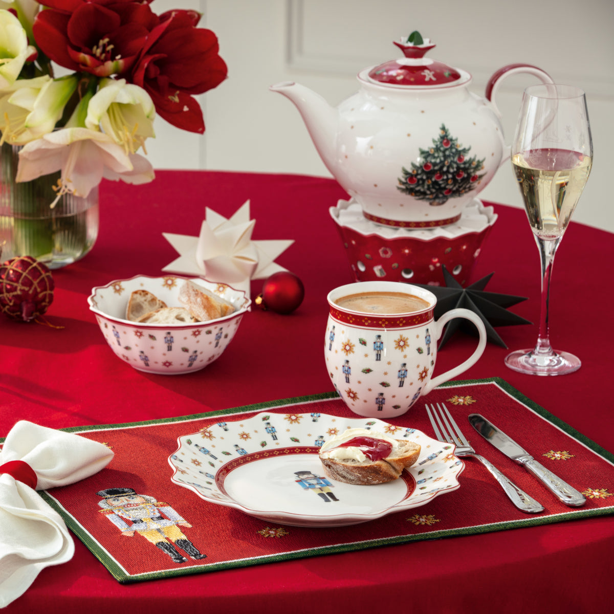 Villeroy & Boch Toy's Delight Jubiläums-Teller Set 4tlg Lifestyle 3