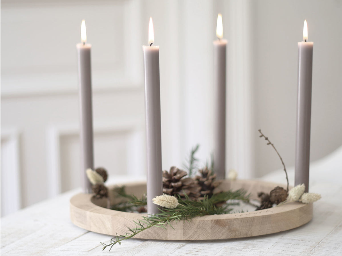Eulenschnitt Adventskranz aus Eiche 36cm Lifestyle 1
