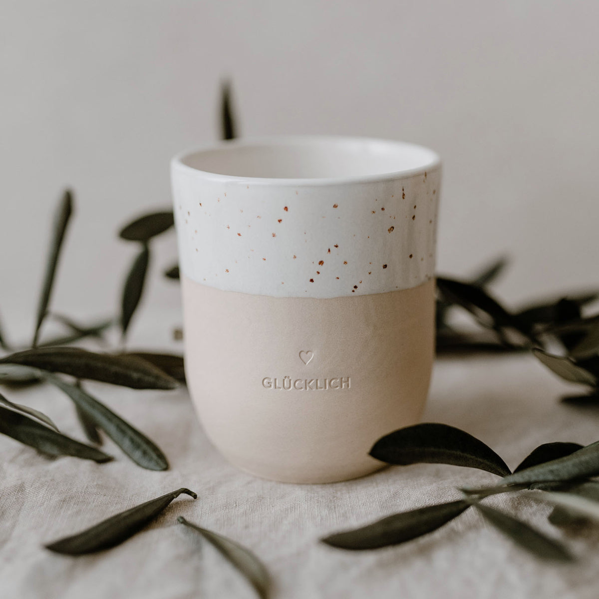 Eulenschnitt Becher Glücklich 320ml Lifestyle 4