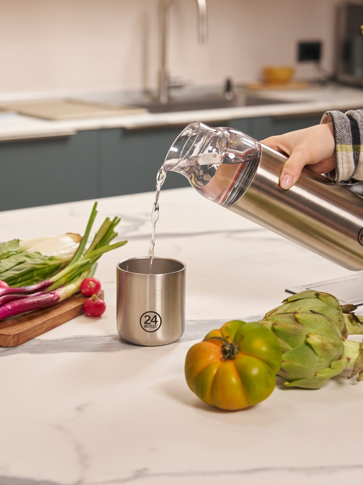 24Bottles Casa Carafe Brushed Steel 1000ml - Produktbild 3