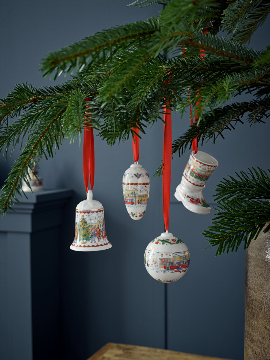 Hutschenreuther Porzellankugel Weihnachtskugel 2023 Lifestyle