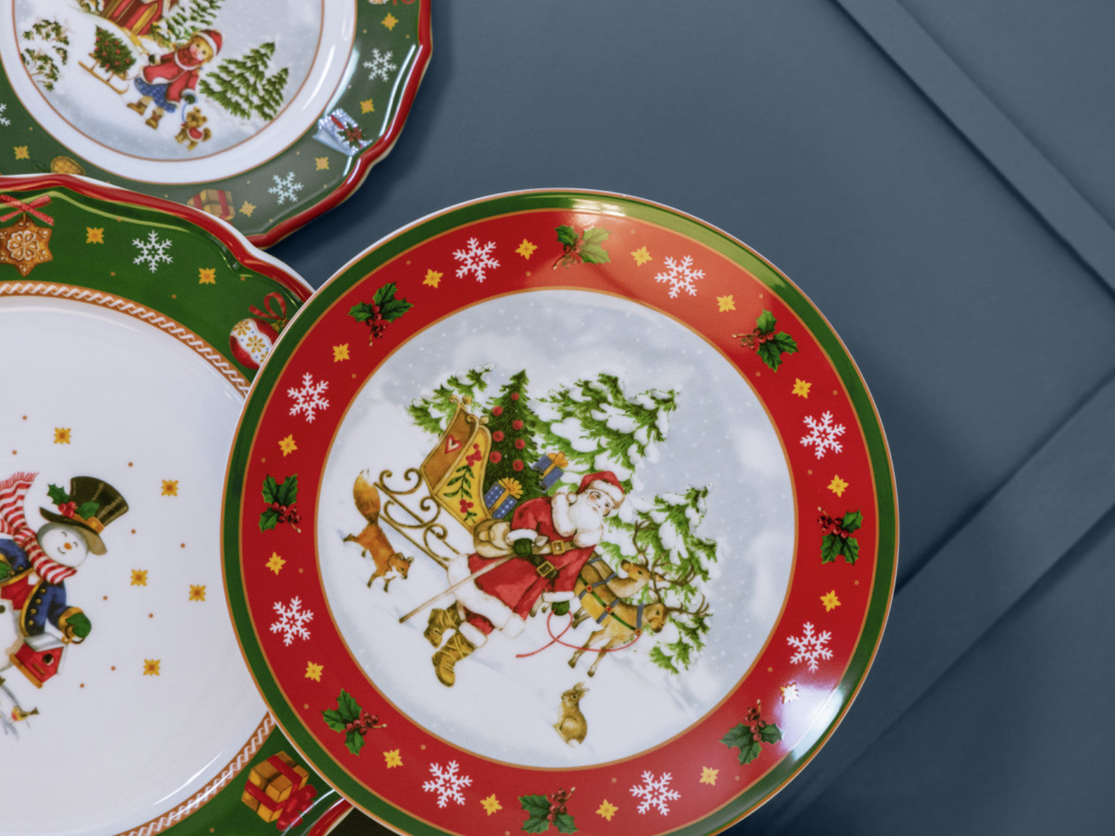 Hutschenreuther Happy Wintertime Tortenplatte auf Fuß groß Lifestyle