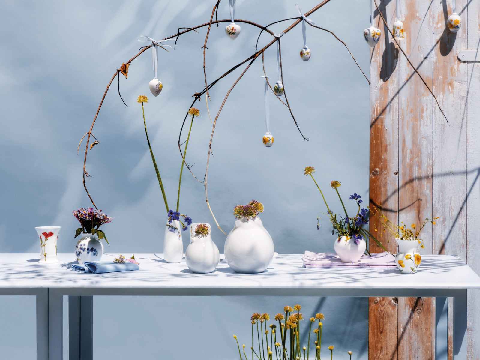 Hutschenreuther Frühlingswiese Osterküken Porzellan-Mini-Ei Lifestyle 1