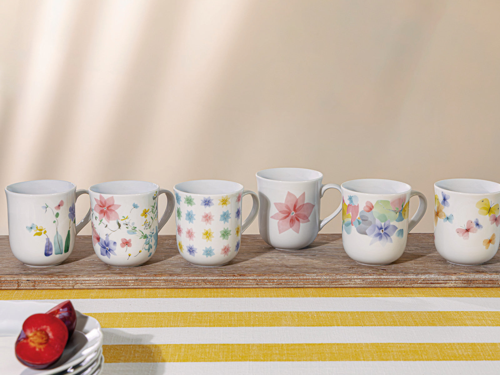 Hutschenreuther Frühlingsgrüsse Blumenvase Becher mit Henkel 0,4l Lifestyle 1