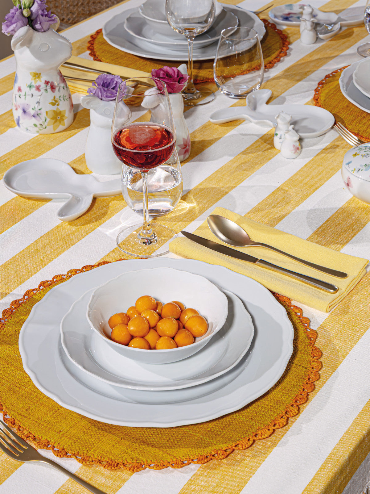 Hutschenreuther Frühlingsgrüsse Blumenwiese Hasenschale / Teller 19x14cm Lifestyle 2