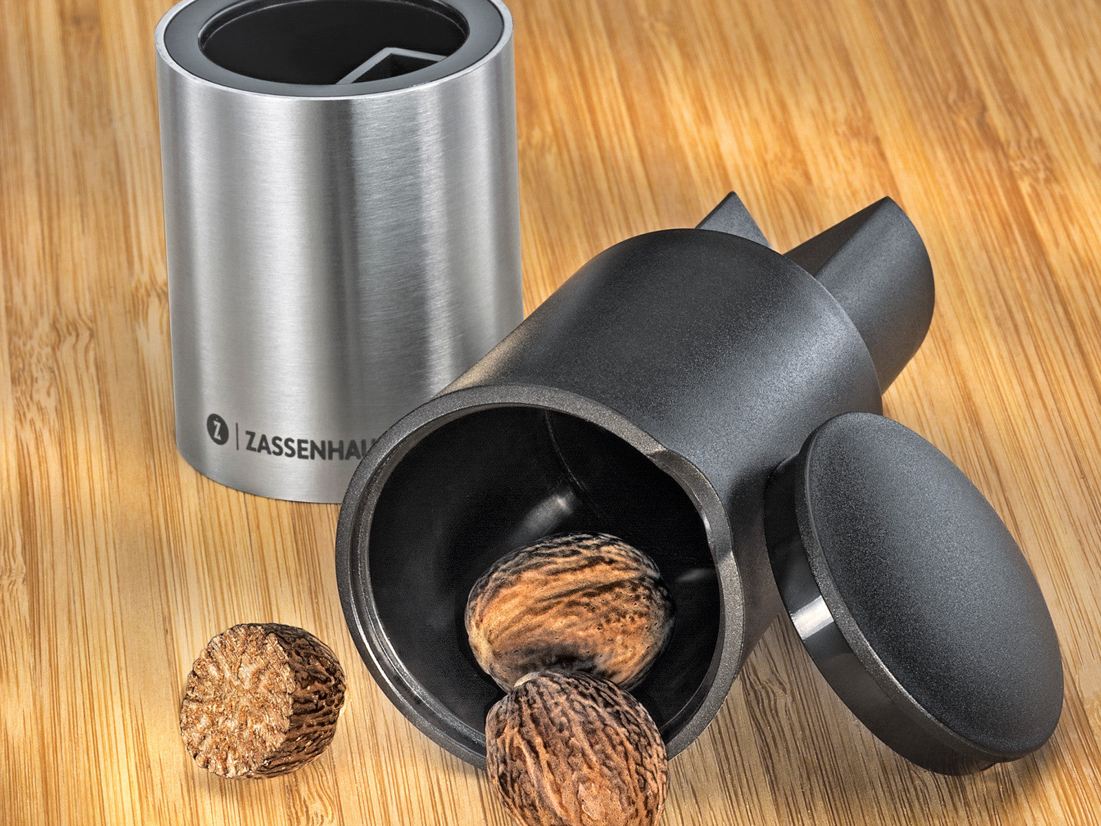 Zassenhaus DUO Gewürzmühle Nussbaum 12 cm Lifestyle 2