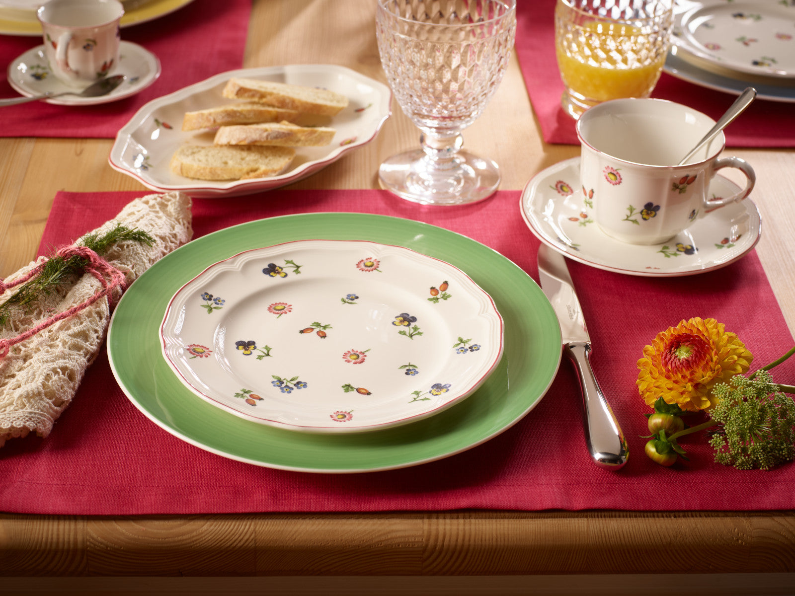 Villeroy & Boch Petite Fleur Frühstücksuntertasse 17 cm Lifestyle 2