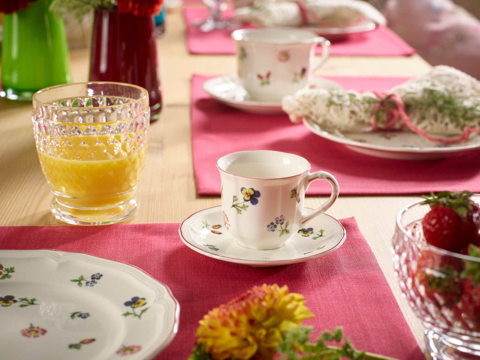 Villeroy & Boch Petite Fleur Mokka-/Espressotasse mit Untertasse Lifestyle