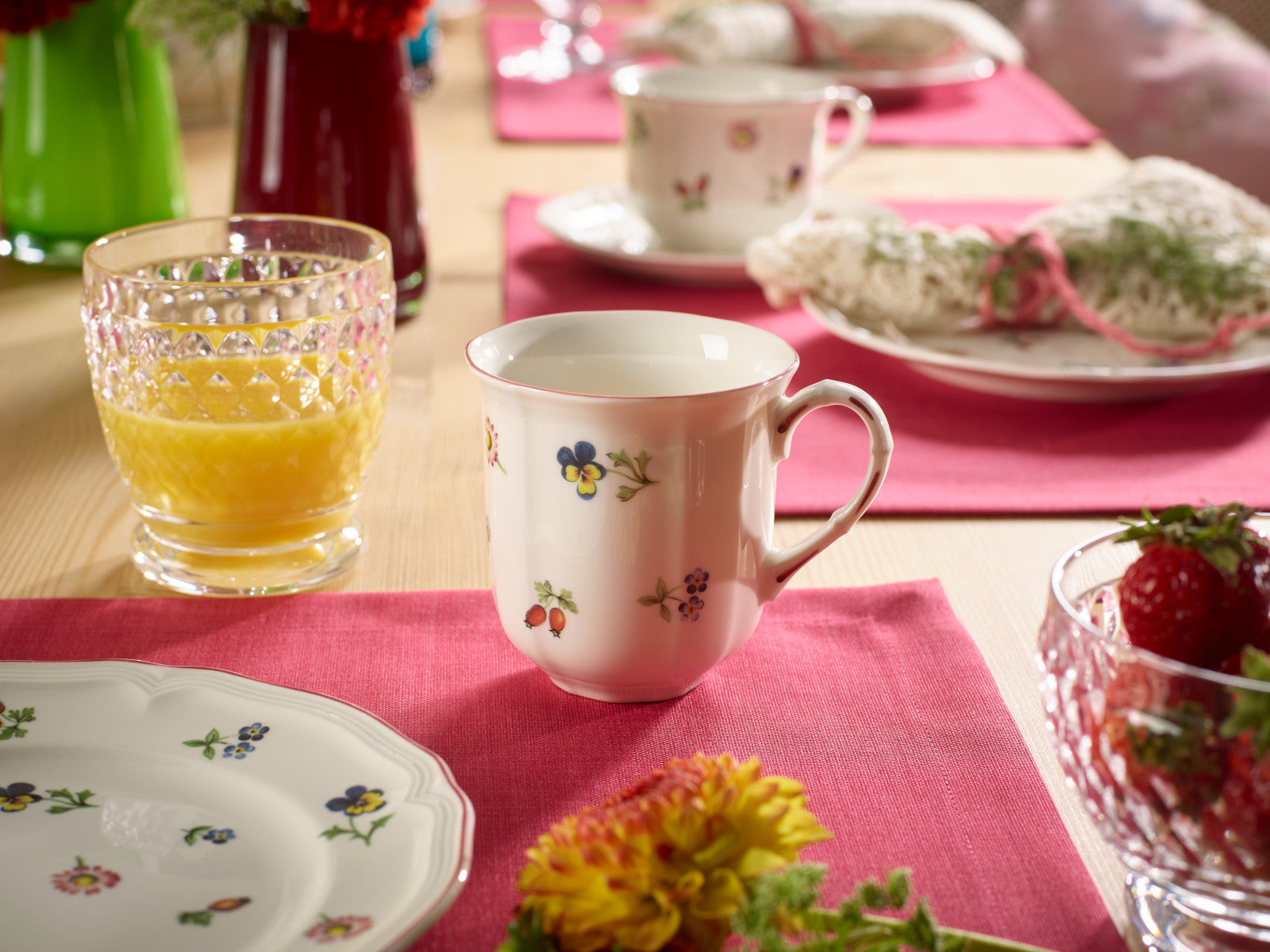 Villeroy & Boch Petite Fleur Becher mit Henkel 0,3 l Lifestyle 1