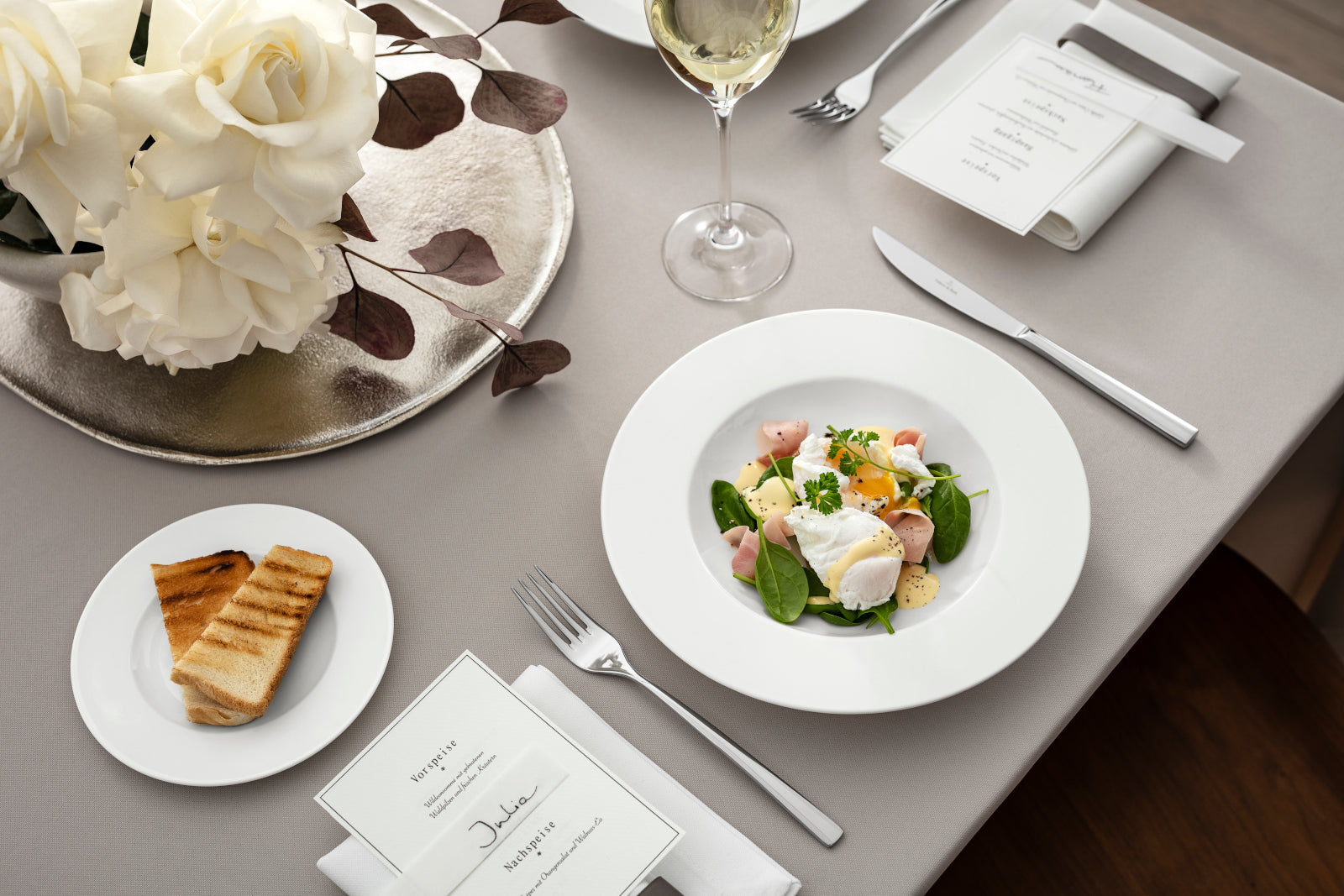 Villeroy & Boch Royal Brotteller 17 cm Lifestyle 1