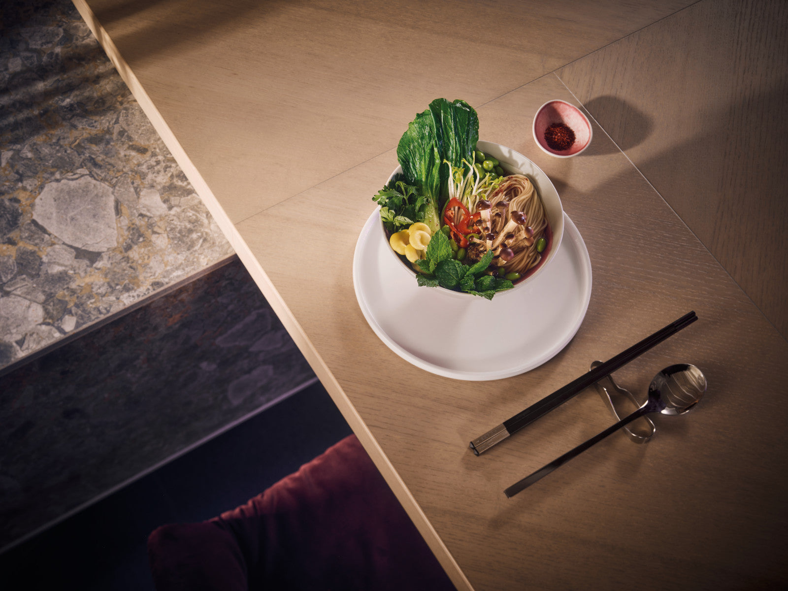 Rosenthal Bloom Snow Teller flach 20cm Lifestyle 5