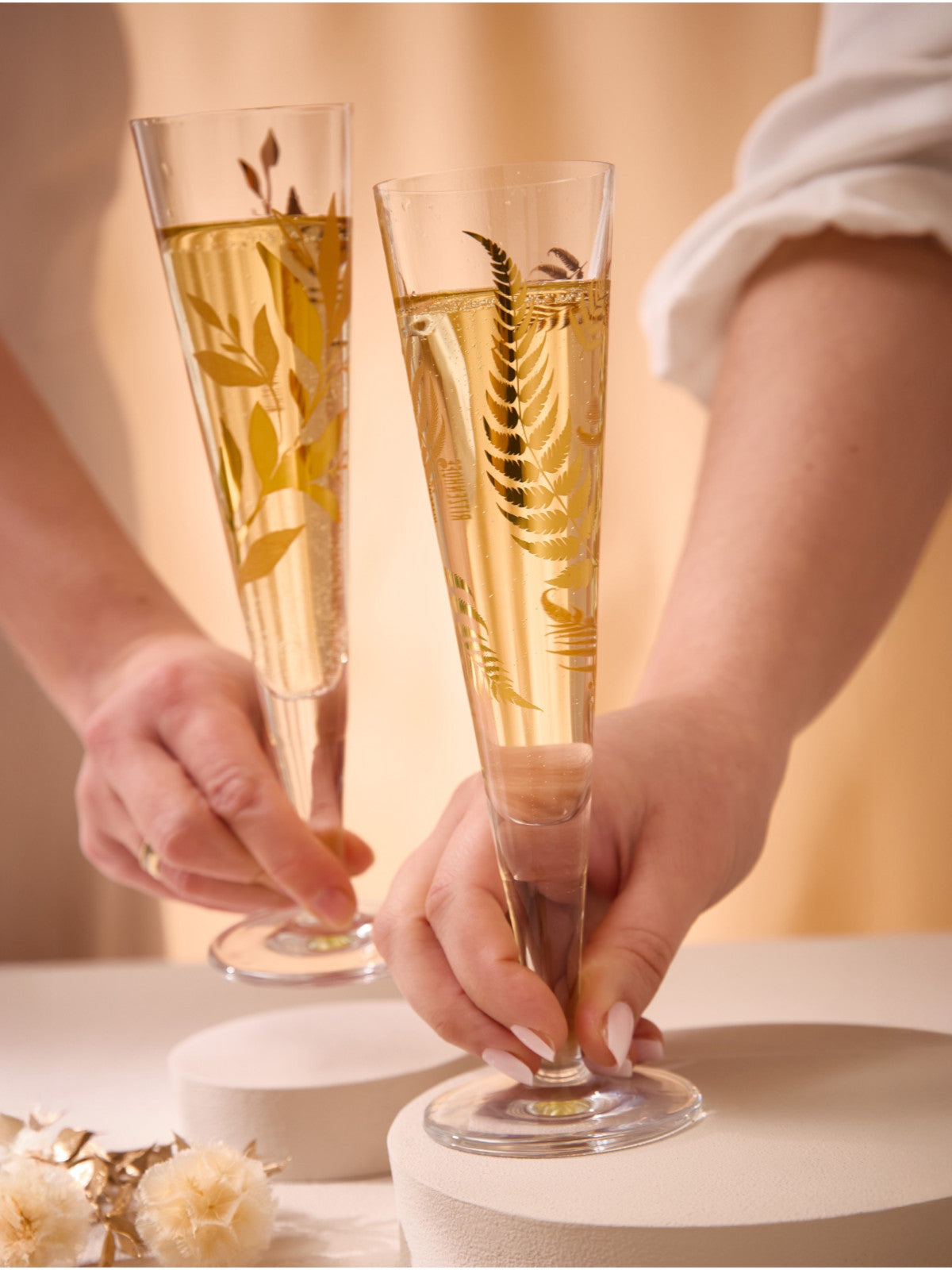 RITZENHOFF Goldnacht Champusglas (H. Symonovych) #47 F25 Lifestyle 2