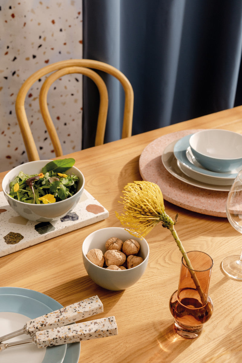 Thomas Becher mit Henkel Sunny Day Soft Blue Lifestyle 3