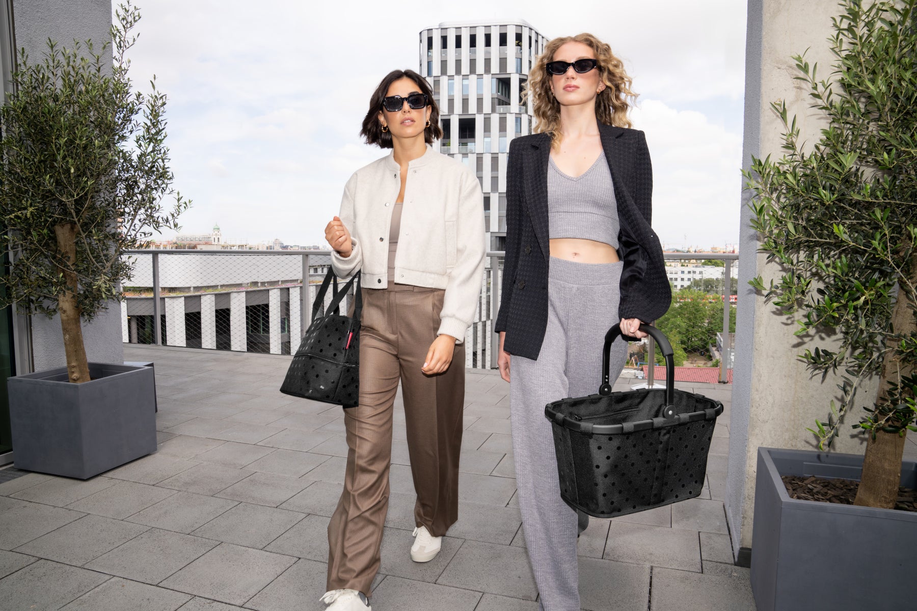 reisenthel shopper e1 glossy dots Lifestyle 6