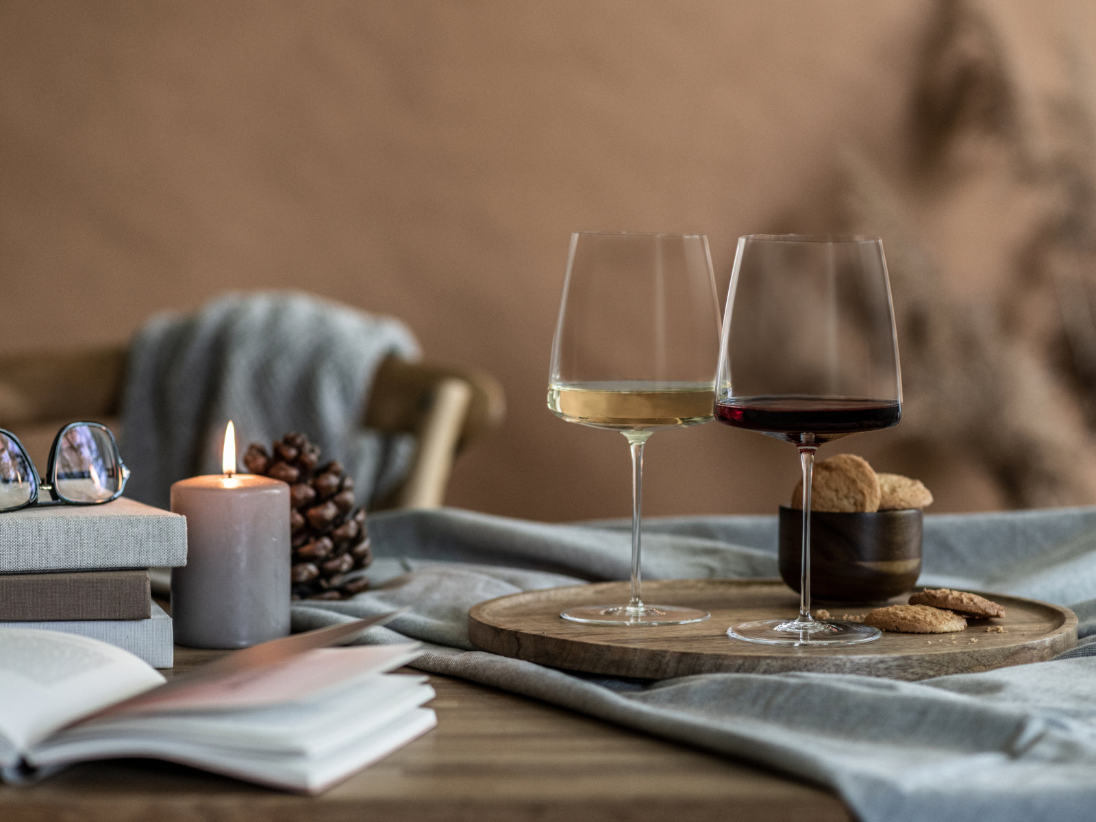 ZWIESEL GLAS Simplify Weinglas samtig & üppig Set 2tlg Lifestyle 2