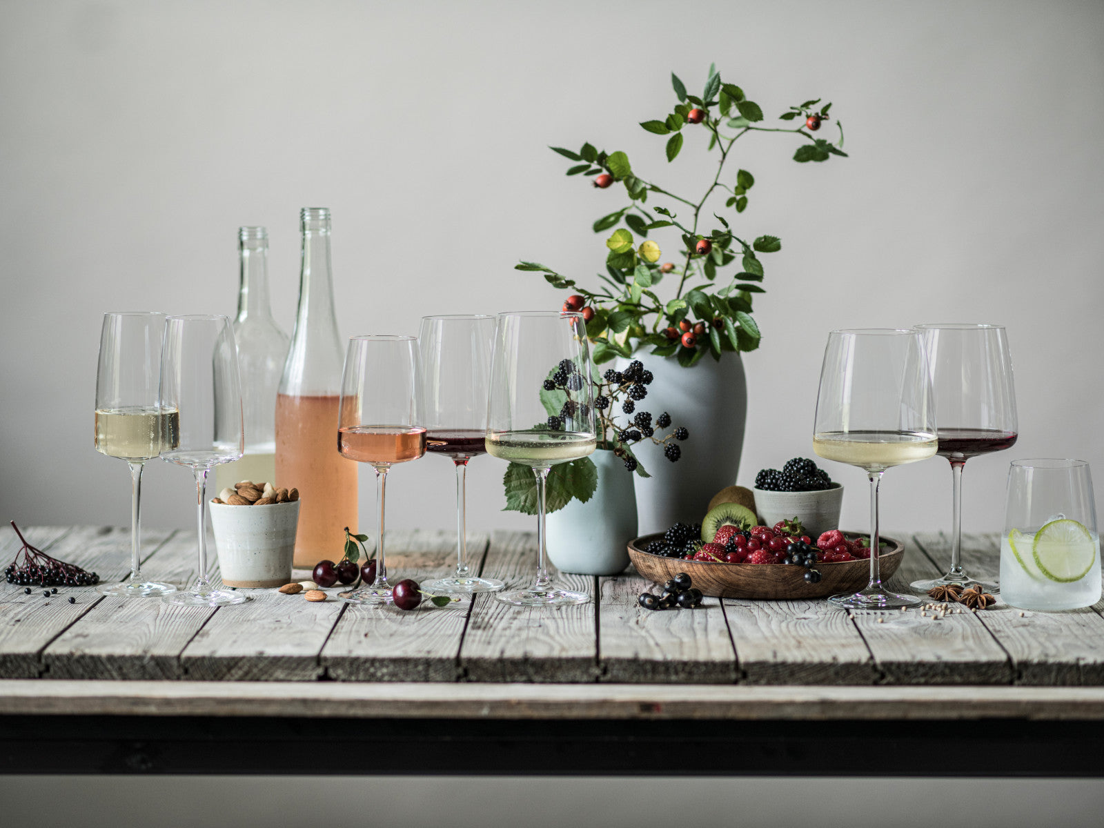 ZWIESEL GLAS Vivid Senses Weinglas leicht & frisch Set 2tlg Lifestyle 2