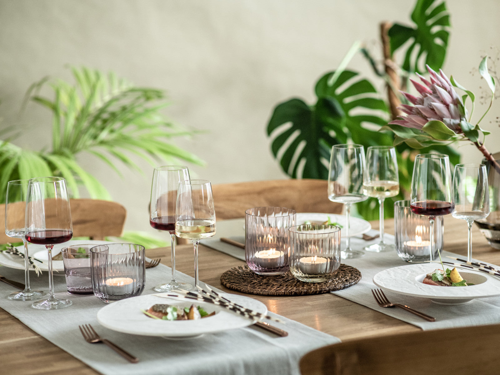 ZWIESEL GLAS Vivid Senses Weinglas leicht & frisch Set 2tlg Lifestyle 1