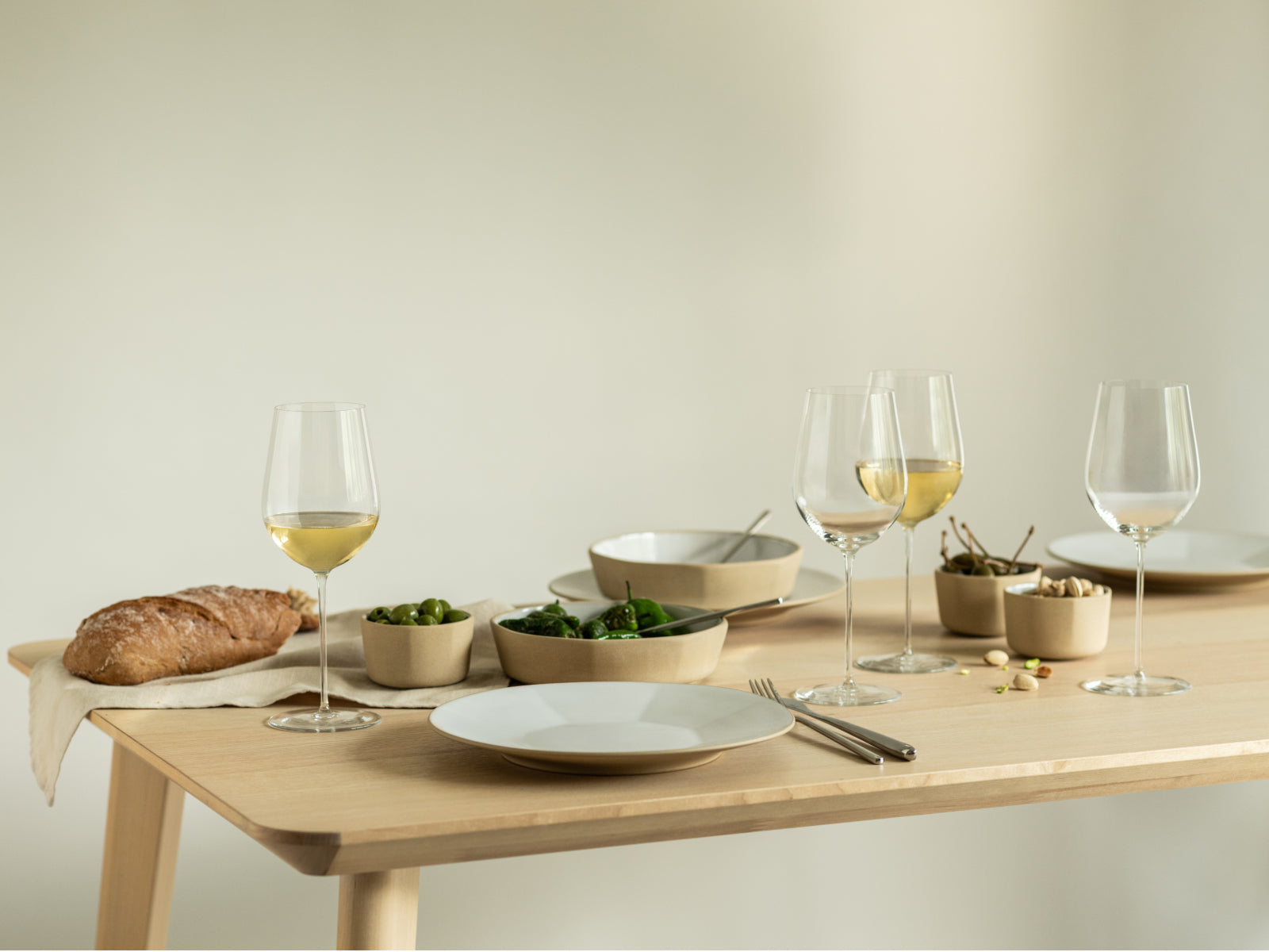 ZWIESEL GLAS Vuelo Weißweinglas Set 2tlg Lifestyle 4