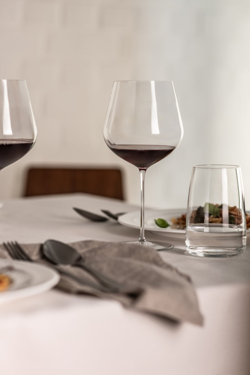 ZWIESEL GLAS Vuelo Burgunder Rotweinglas Set 2tlg Lifestyle 2