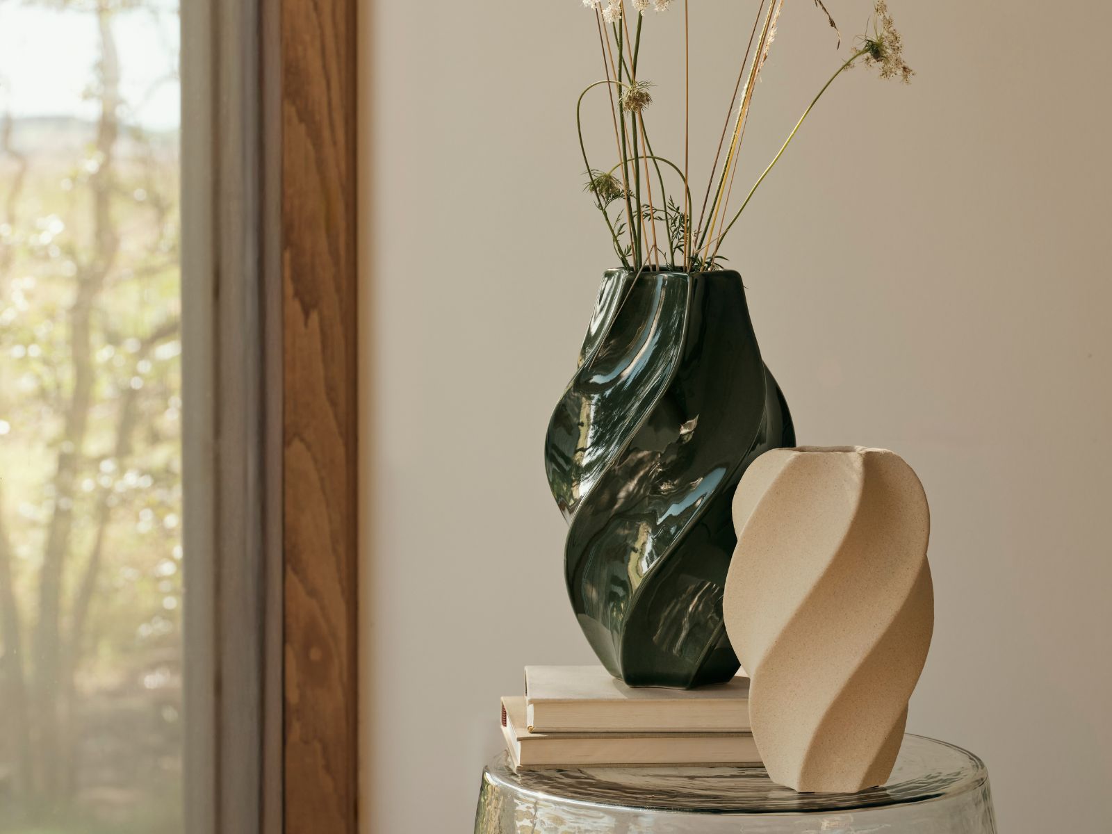 Broste Copenhagen Odette Vase hunter green 32cm - Produktbild 3
