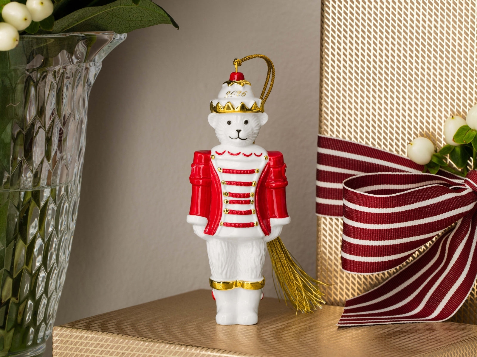 Villeroy & Boch Christmas Classics Ornament Teddy-Nussknacker 2026 - Produktbild 5