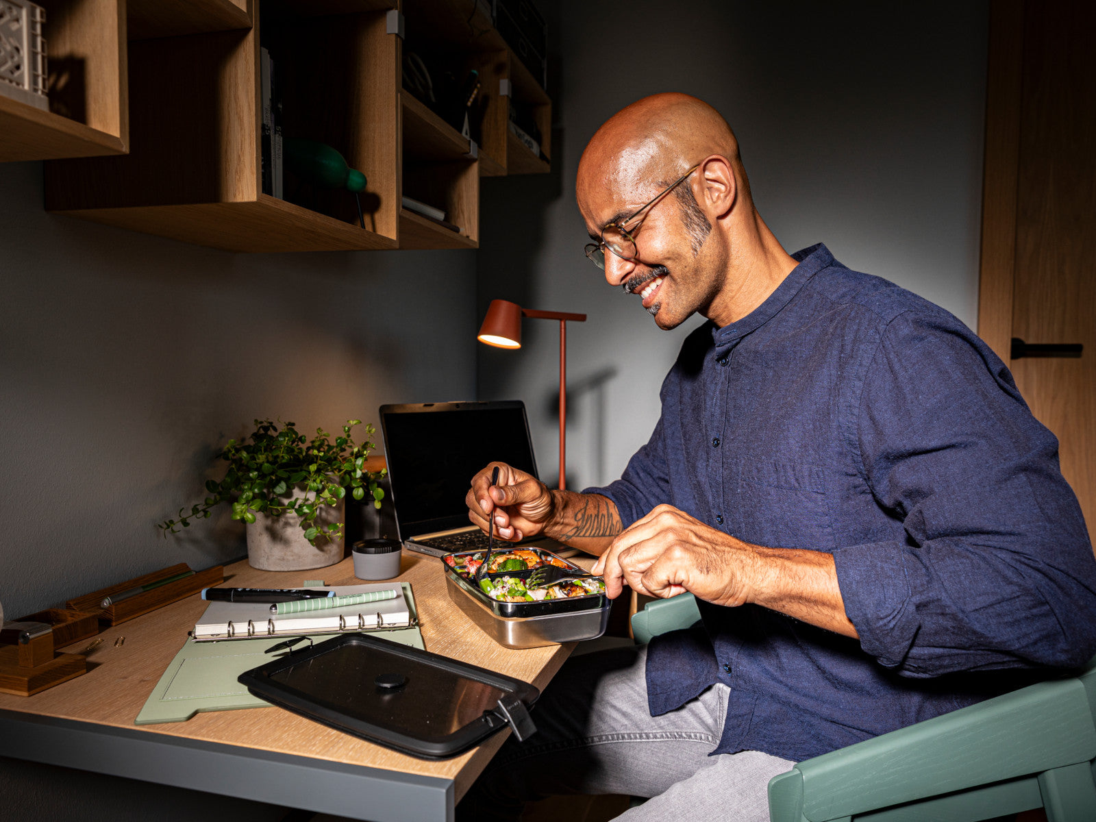 Rösle FLEXX 2GO Vakuumdeckel eckig mit Clips 23,2x14,5cm 1l Lifestyle 3