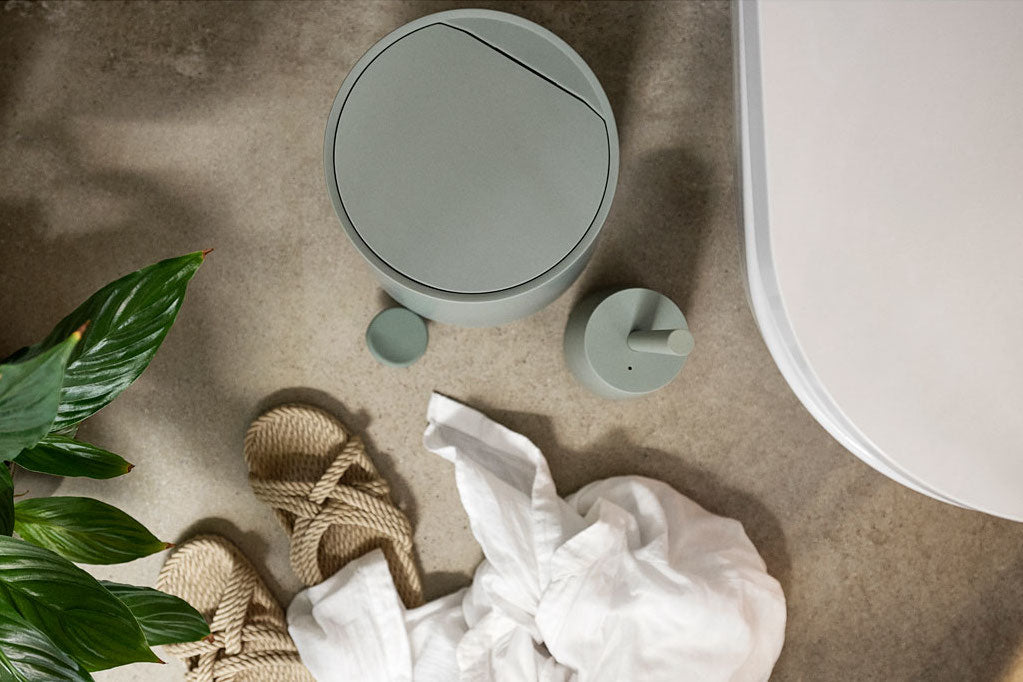 Zone Denmark Nova One Toilettenbürste matcha green 37cm Lifestyle