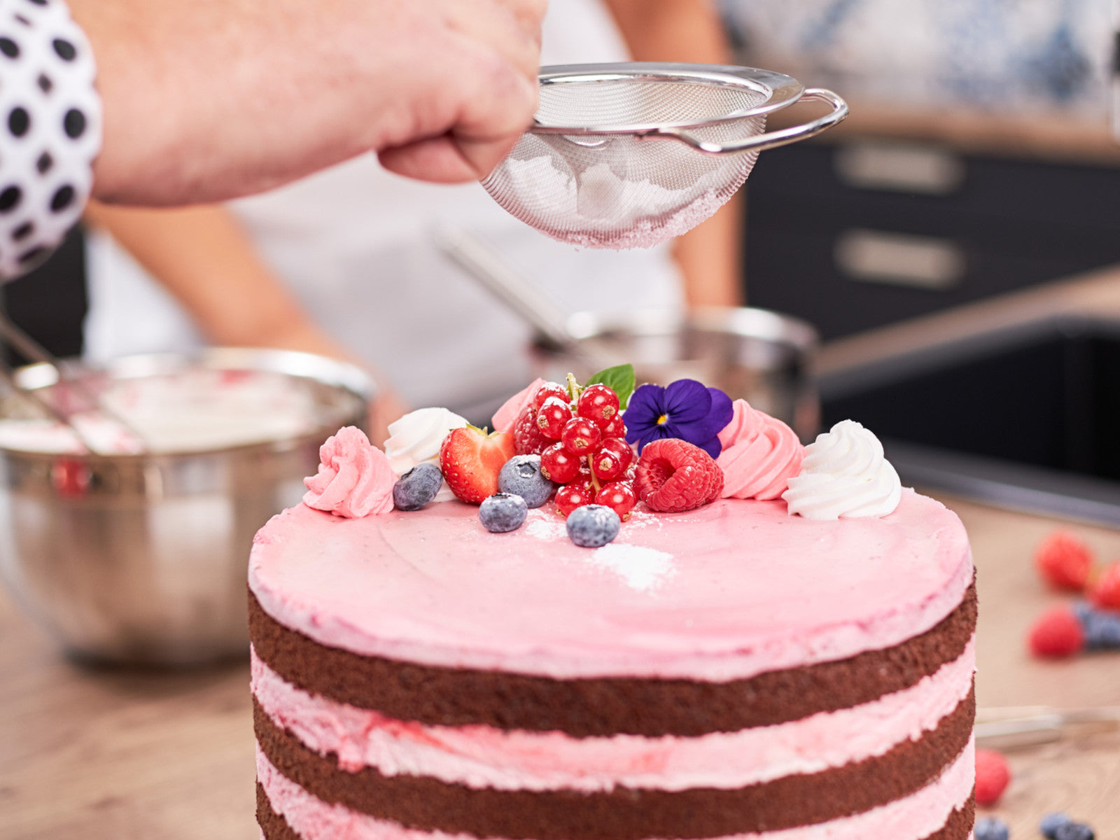 Rösle Küchensieb feinmaschig Rundgriff 24cm Lifestyle 1