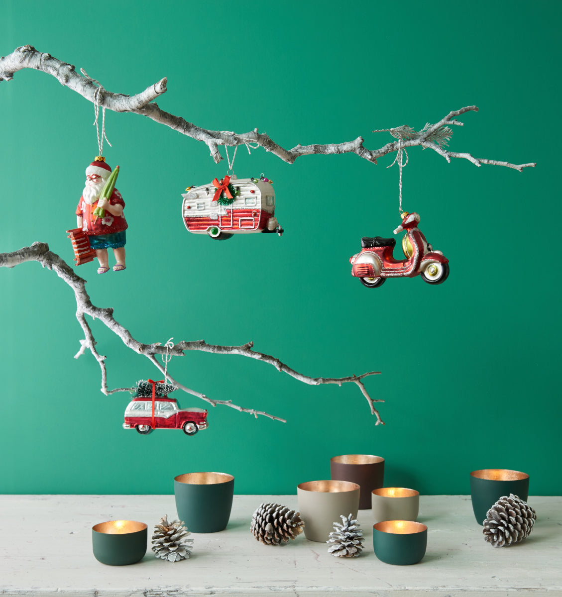 Giftcompany Hänger Traktor mit Weihnachtsbaum rot 9cm (1 Stück) Lifestyle