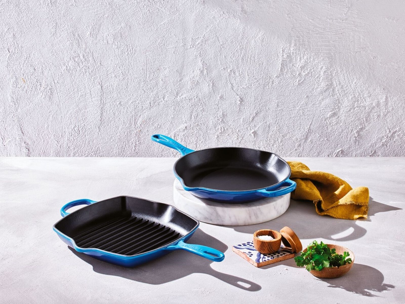 Le Creuset Brat- und Servierpfanne Signature rund azure 23cm - Produktbild 5