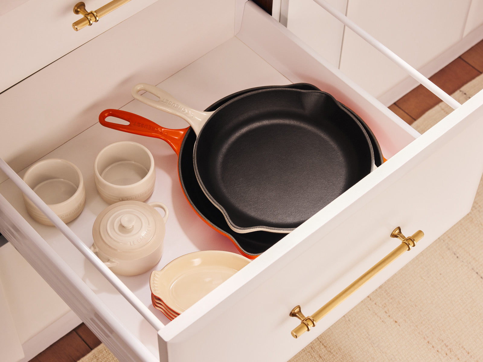 Le Creuset Brat- und Servierpfanne Signature rund ofenrot 30cm - Produktbild 8